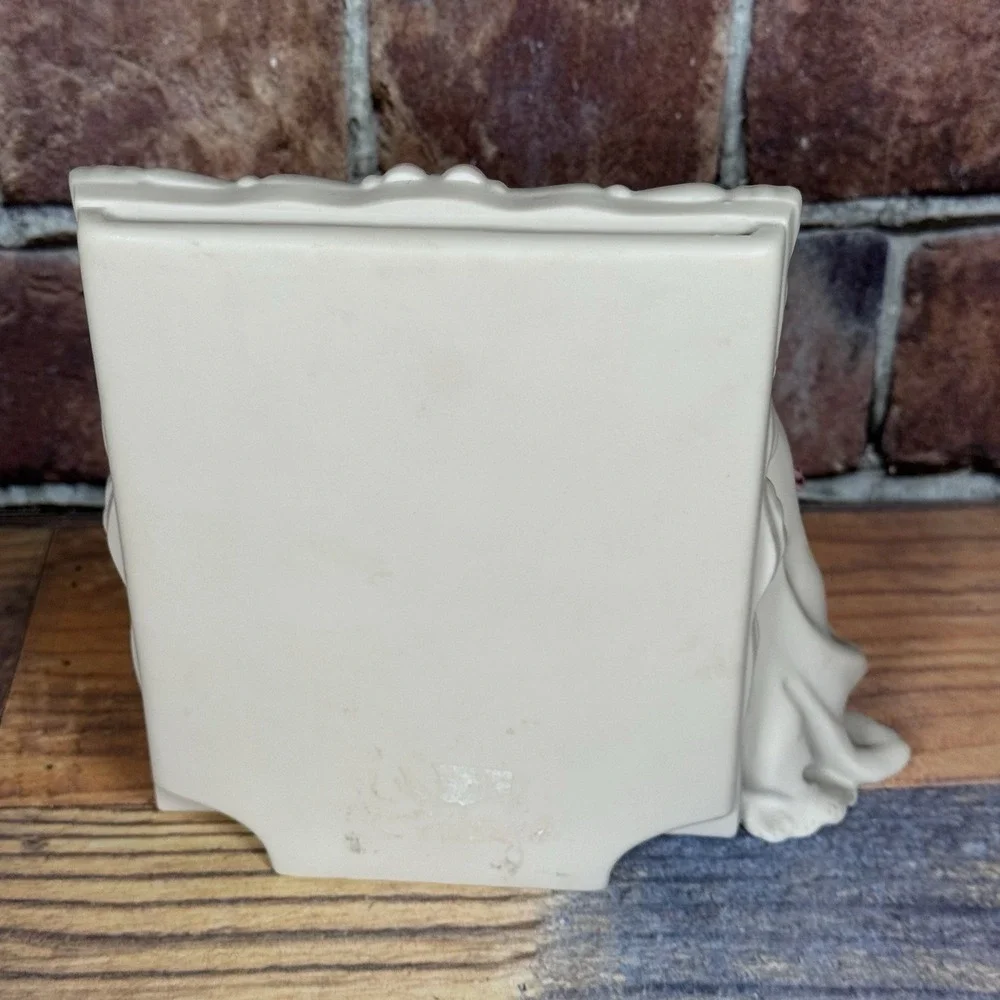 Enesco promises love